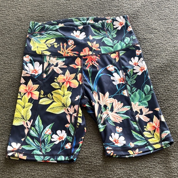 Ododos Pants - Floral Gym Short by Ododos
